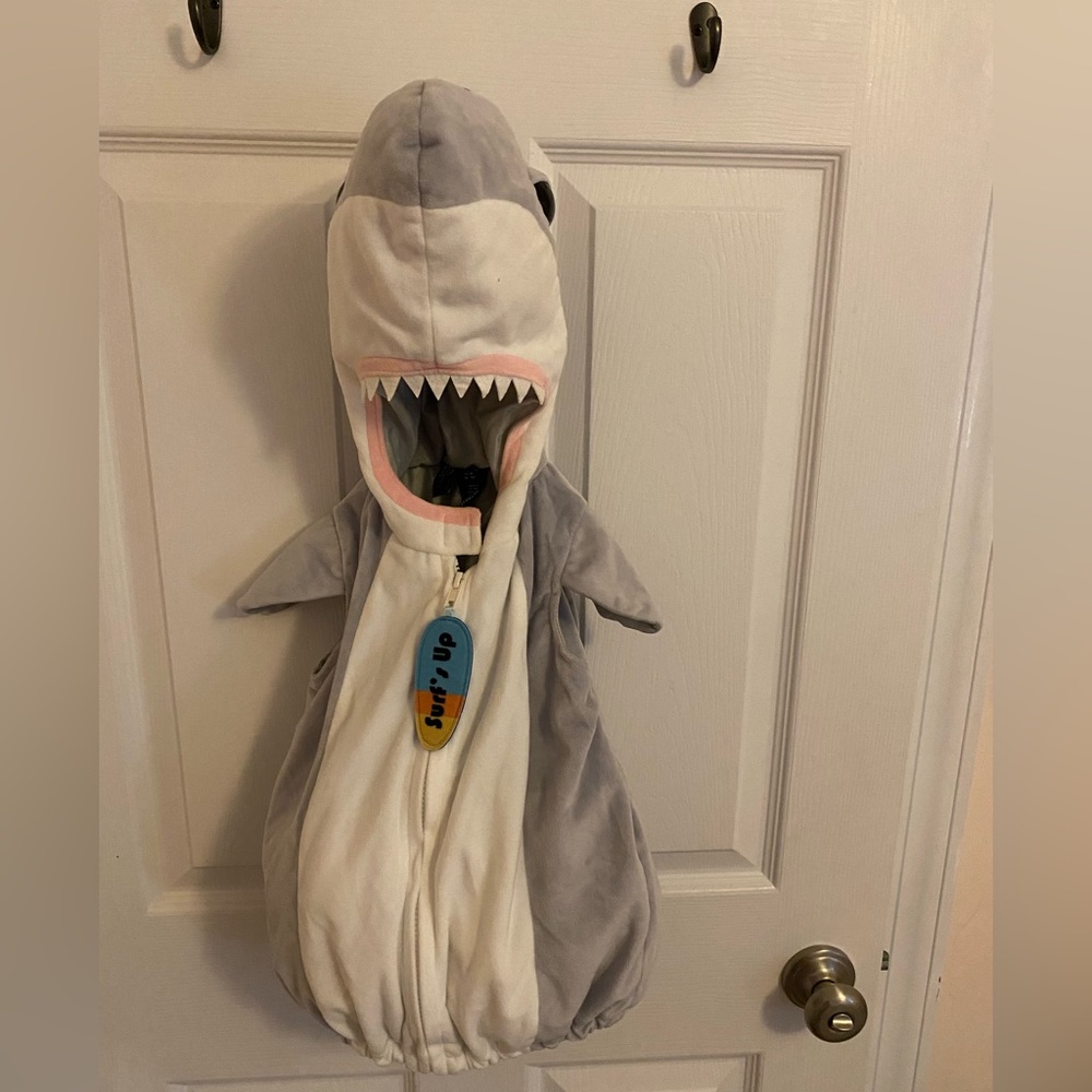 Baby shark costume for 12-18 months baby. - Picture 2 of 5